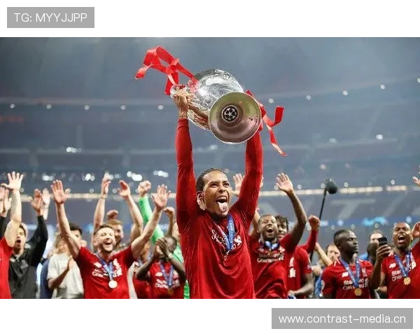 范戴克：欧足联年度最佳球员中的中卫代表