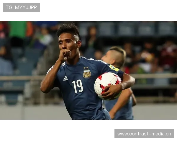 奥尔莫与穆西亚拉:技术型攻击手对比分析 奥尔莫与穆西亚拉:技术型攻击手对比分析